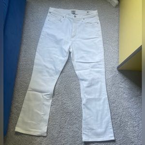 Super cute white, flare jeans!